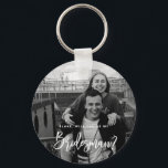 Zal jij mijn Bridesman fotokeyring zijn? Sleutelhanger<br><div class="desc">Minimalistisch en modern zullen u mijn bruidsschat sleutelring zijn. De tekst en de berichten kunnen op de rug van de kaart worden uitgegeven. Voor een meer geavanceerde aanpassing van dit ontwerp, bijvoorbeeld het wijzigen van de lay-out, het lettertype of de tekstgrootte, klikt u hierboven op de knop "AANPASSEN". Neem contact...</div>