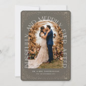 Zalig & vrolijk ooit na boog bruiloft foto feestdagenkaart (Voorkant)