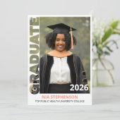 Zalm Afstudeerklas van 2026 Foto Aankondiging (Staand voorkant)