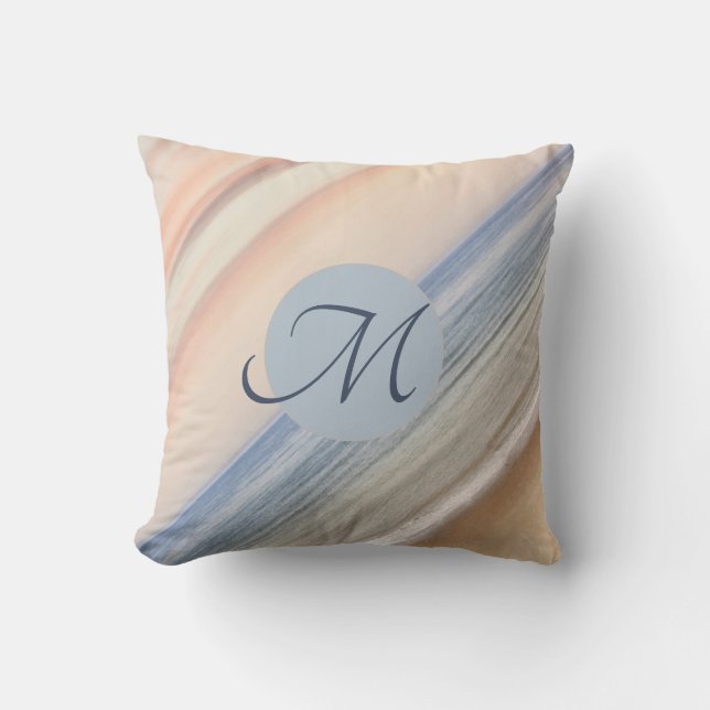 Zand en Shore Beach House Monogram Kussen (Voorkant)