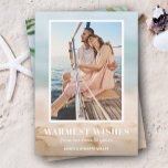 Zand en Zee Beach Feestdagenkaart<br><div class="desc">Deel uw favoriete foto van de vakantie op het strand of warme weerfoto met onze wazige zand en zeeen kerstfeestkaart met uw bericht in chic white text. Selecteer Steen voor zwaarste papieren en high definition voor de beste afdrukkwaliteit.</div>