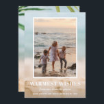 Zand en Zee Beach Feestdagenkaart<br><div class="desc">Deel uw favoriete foto van de vakantie op het strand of warme weerfoto met onze wazige zand en zeeen kerstfeestkaart met uw bericht in chic white text. Selecteer Steen voor zwaarste papieren en high definition voor de beste afdrukkwaliteit.</div>