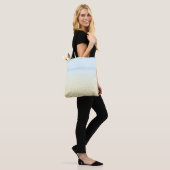Zand en Zee Calm Coastal Tote Bag (Op model)