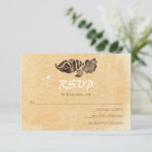 Zand- en zeeschelpen/strand bruiloft RSVP Kaartje (Staand voorkant)