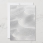 Zand op schelpen eenvoudige bruiloft ceremonie uit kaart (Achterkant)