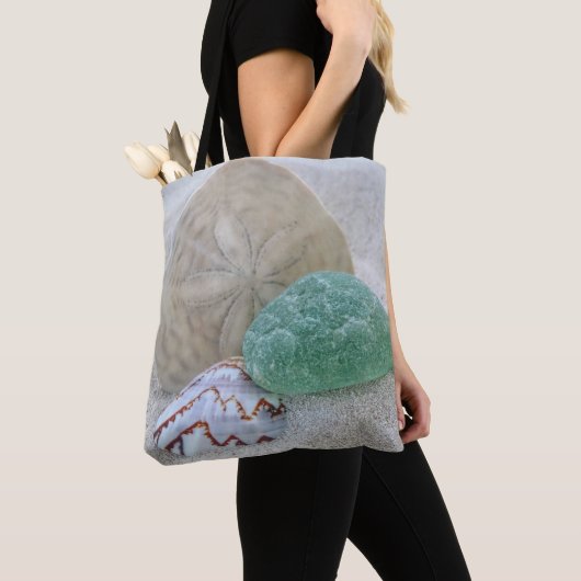 Zanddollar, zeeschol en zee glas - tas (Dichtbij)