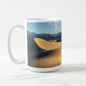 Zandduinen in Death Valley, CA Koffiemok (Links)