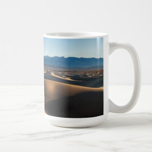 Zandduinen in Death Valley, CA Koffiemok (Rechts)