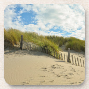 Zandduinen met houten hek bier onderzetter