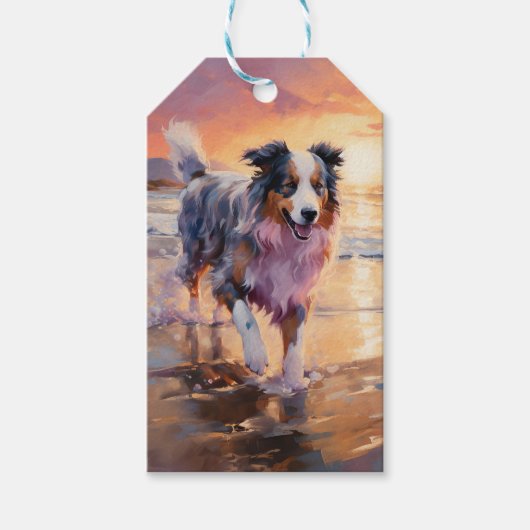Zandige Australische Herder Hond op Strand Zonsond Cadeaulabel (Voorkant)