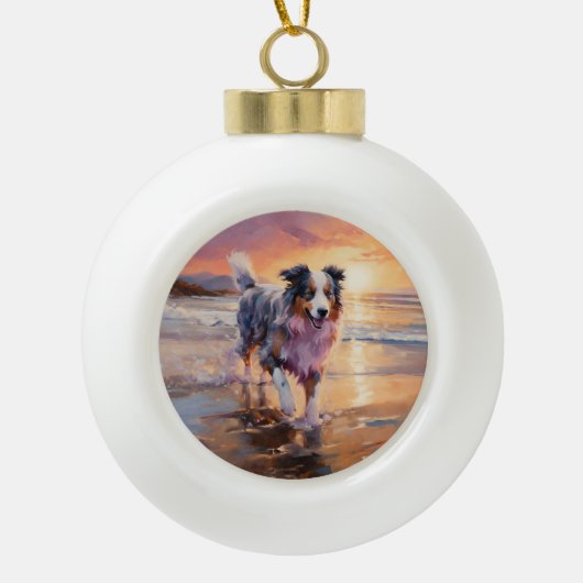 Zandige Australische Herder Hond op Strand Zonsond Keramische Bal Ornament (Voorkant)