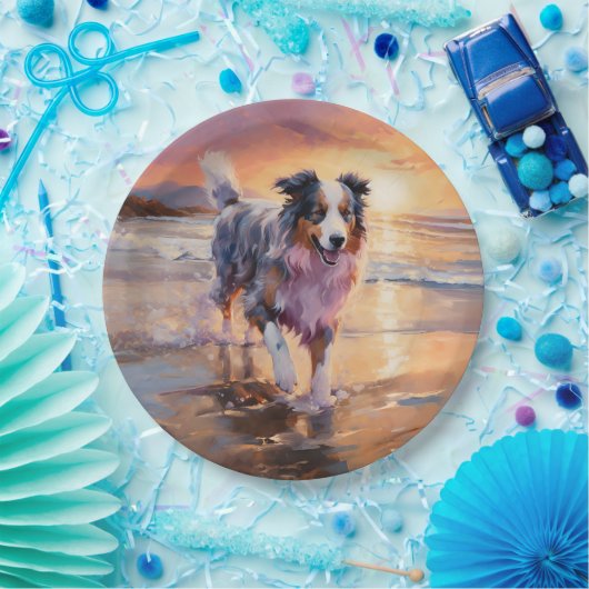 Zandige Australische Herder Hond op Strand Zonsond Papieren Bordje (Feest)