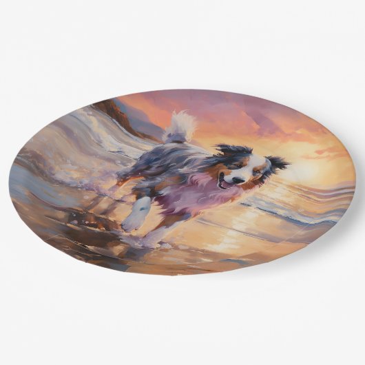 Zandige Australische Herder Hond op Strand Zonsond Papieren Bordje (Gekanteld)