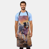 Zandige Australische Herder Hond op Strand Zonsond Schort (Gedragen)