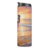 Zandige Australische Herder Hond op Strand Zonsond Thermosbeker (Geroteerd rechts)