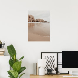 Zandige kust met rotsen, beige minimalistische est poster