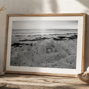 Zandkasteel op strand kustlijn kustlandschap zeege poster