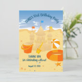 Zandkasteel strand leuk baby boy verjaardagsfeestj bedankkaart (Staand voorkant)