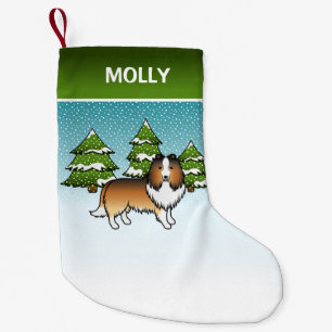 Zandkleurige Sheltie Cartoon Hond In Winter & Naam Kleine Kerstsok