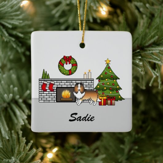 Zandkleurige Sheltie Hond In Een Kerst Kamer & Naa Keramisch Ornament (Boom)