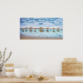 Zandpiers die langs de strand lopen poster (Keuken)