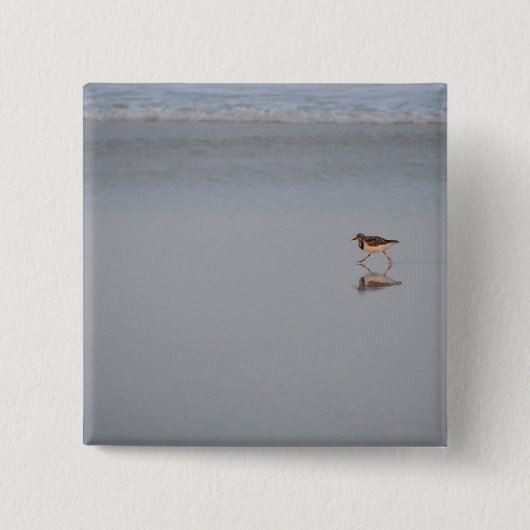 Zandpiper loopt langs het strand vierkante button 5,1 cm (Voorkant)