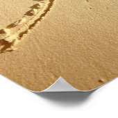 Zandschrift 'Dream' met inkomend surf bovenaan Poster (Hoek)