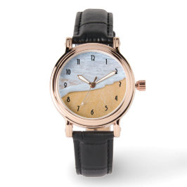 Zandstrand met schuimig Surf Horloge