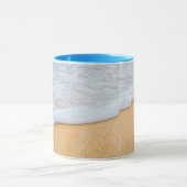 Zandstrand met schuimig Surf Mok (Midden)