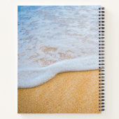Zandstrand met schuimig Surf Notitieboek (Achterkant)