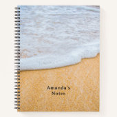 Zandstrand met schuimig Surf Notitieboek (Voorkant)