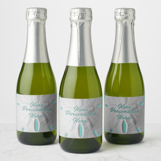 Zandstrand op zee in de zeescheepvaart sparkling wijnetiket (Flessen)