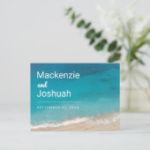 Zandstrand Turquoise Water Beach Bruiloft Opslaan Aankondigingskaart (Staand voorkant)