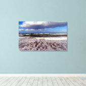 Zandstrand, wolken in de blauwe lucht. schilderen. canvas afdruk (Insitu (Houten vloer))