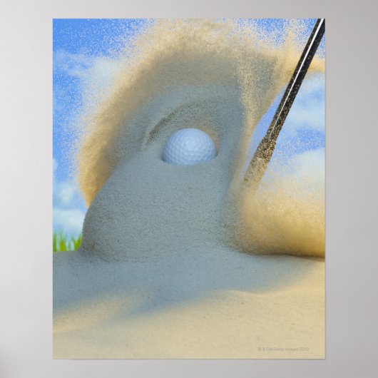 zandwig die een golfbal uit een zand raakt poster (Voorkant)