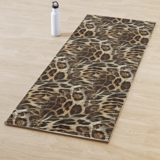 Zany and Spiffy Leopard Spots Leather Grain Kijk Yogamat (In situ)
