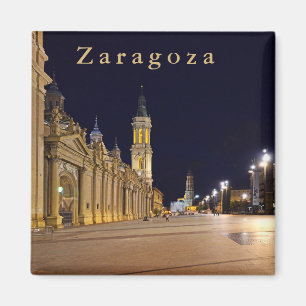 Zaragoza. Night. Plaza del Pilar. Magneet