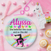 ZE BELIEVT DAT ZE KAN GYMNAST ONTWERPEN PAPIEREN BORDJE (Feest)