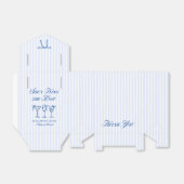 Ze bindt de knoop aan een elegante hand getekend bedankdoosjes (Uitgevouwen)