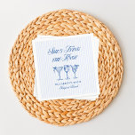 Ze bindt de knoop aan een elegante hand getekend servet<br><div class="desc">Dit elegante 'She's Tying the Knot'-ontwerp is perfect voor een strand- of kustvrijgezellenfeest. Het ontwerp heeft een prachtig thema aan zee, met een stijlvol lettertype en een verfijnde lay-out die zeker indruk zal maken op uw gasten. Op de achterkant van de uitnodiging vindt u alle weekenddetails voor het vrijgezellenfeest, waardoor...</div>