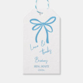 Ze bindt de knoop blauwe lintboog gunst cadeaulabel (Voorkant)