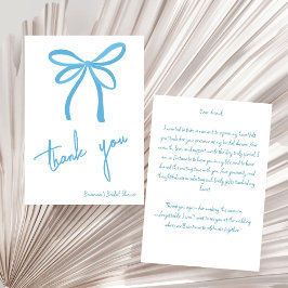 Ze bindt de knoop blauwe lintboog vast bedankkaart