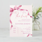 Ze bindt de knoop Blush Pink Bow Vrijgezellenfeest Kaart (Staand voorkant)