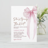 Ze bindt de knoop roze strik Vrijgezellenfeest Kaart (Staand voorkant)