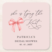 Ze bindt de knoop roze strik Vrijgezellenfeest Kartonnen Onderzetters (Voorkant)