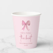 Ze bindt de knoop roze strik Vrijgezellenfeest Papieren Bekers (Voorkant)