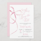 Ze bindt de knoop strik bruids douche uitnodiging (Voorkant / Achterkant)