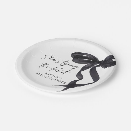 Ze bindt de Knot Black Bow Vrijgezellenfeest Papieren Bordje (Gekanteld)