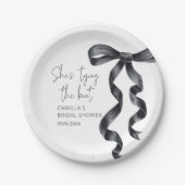 Ze bindt de Knot Black Bow Vrijgezellenfeest Papieren Bordje (Voorkant)