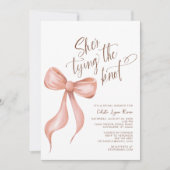 Ze bindt de Knot Blush Pink Bow Vrijgezellenfeest Kaart (Voorkant)